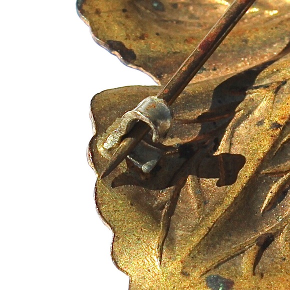 Antique Grape Cluster Brooch Gilt Brass Haskell Era - Picture 7 of 8